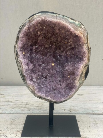 011 paarse amethist op pin brazilie nr 011 1