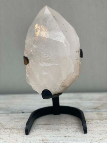 027 bergkristal op standaard arkansas nr 027 1