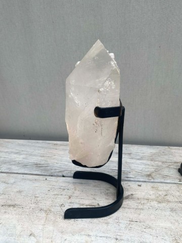 028 bergkristal op standaard arkansas nr 028 6