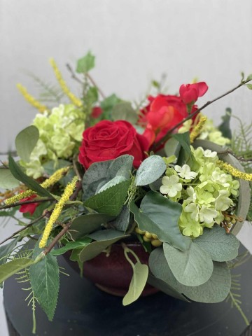 107 bloemstuk zijden rozen en viburnum nr 107 1