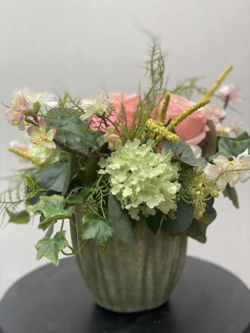 112 bloemstuk zijden rozen en viburnum nr 112 4