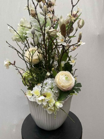 114 bloemstuk zijden ranonkel en magnolia nr 114 1