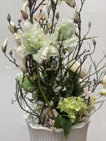 114 bloemstuk zijden ranonkel en magnolia nr 114 5