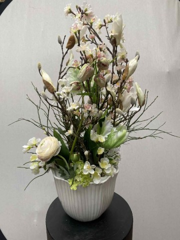 114 bloemstuk zijden ranonkel en magnolia nr 114 6