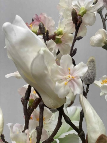 114 bloemstuk zijden ranonkel en magnolia nr 114 7