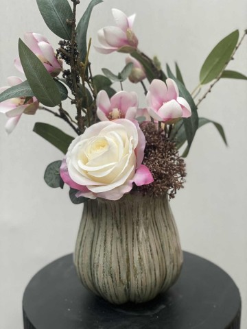 117 bloemstuk zijden rozen en magnolia nr 117 1