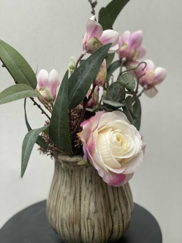 117 bloemstuk zijden rozen en magnolia nr 117 3