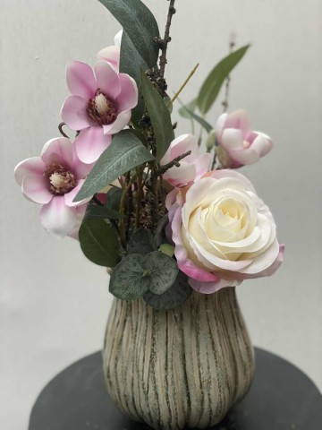 117 bloemstuk zijden rozen en magnolia nr 117 4