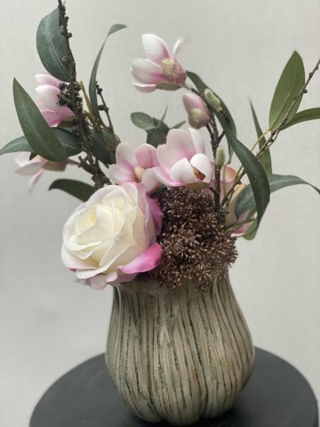 117 bloemstuk zijden rozen en magnolia nr 117 7