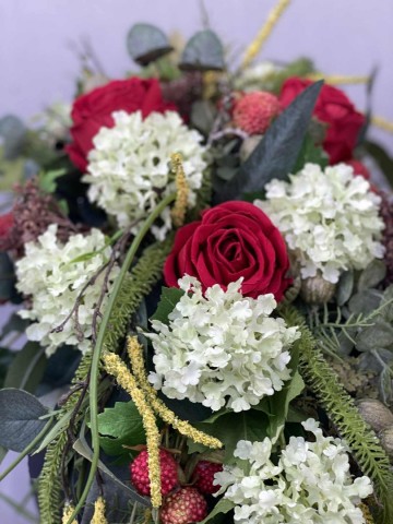 64 bloemstuk zijde rozen en viburnum nr 64 2