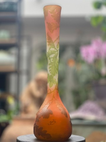 Galle art nouveau vaas glands et feuilles de chene frankrijk ca1900   matthijs hazeleger de grote tuinverbouwing   bert hazeleger 5